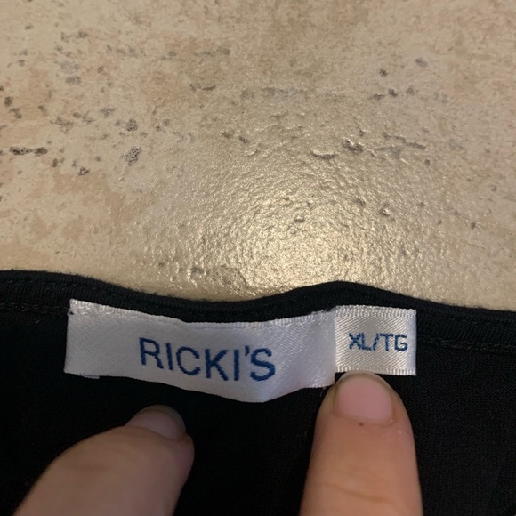 Ricki's XL Black and White Floral V-Neck Cami Tank Top - Picture 5 of 5